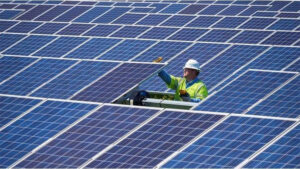 Report, experts highlight economic benefits of expanding solar power